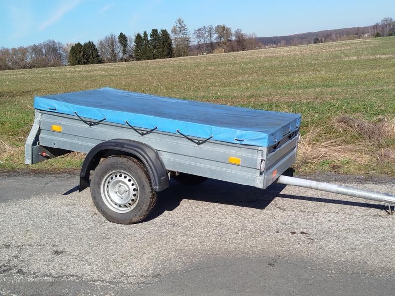 Střední přívěsný vozík